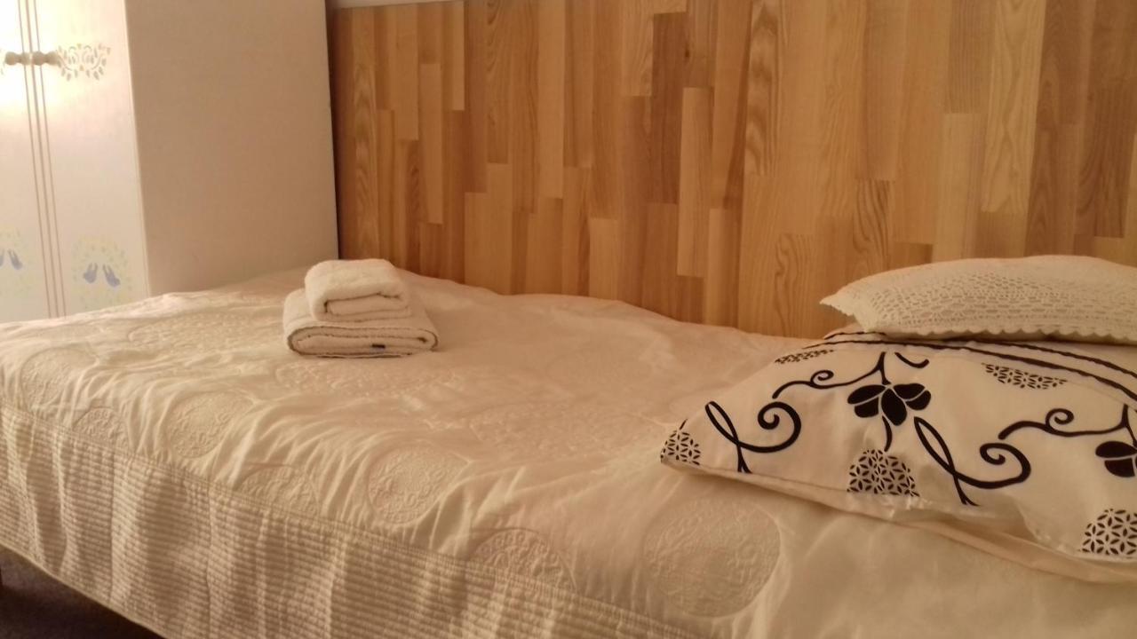 Dom Na Ludowo W Brzeznicy Appartement Brzeznica  Buitenkant foto